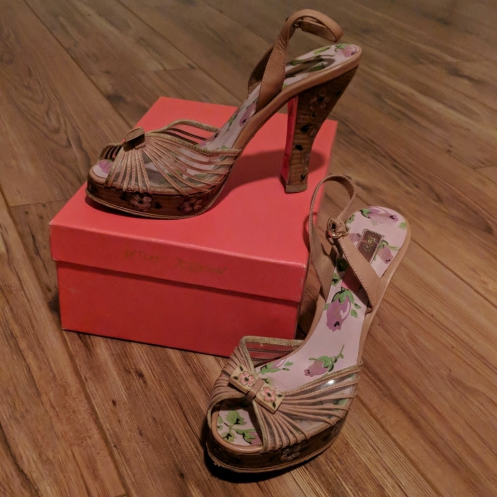 Betsey Johnson Jaya Pink